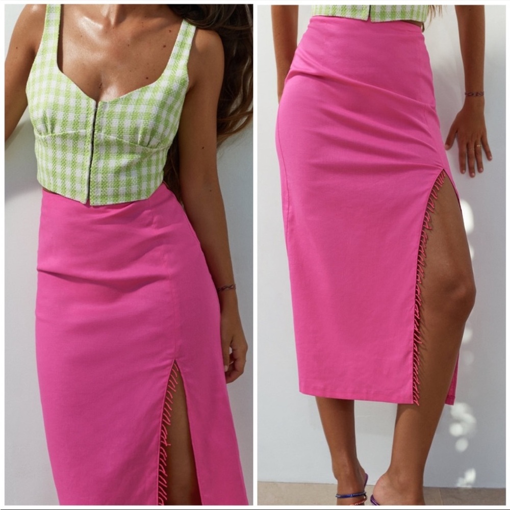 Zara Hot Pink High-Slit Pencil Skirt. New with Tags